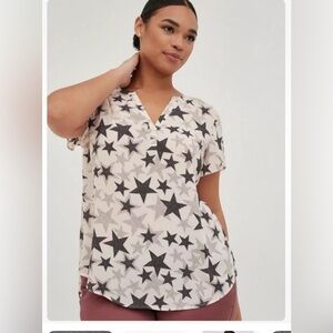 Torrid Georgette Hi-Low Short Sleeve Blouse V-neck size 4 blush star top shirt